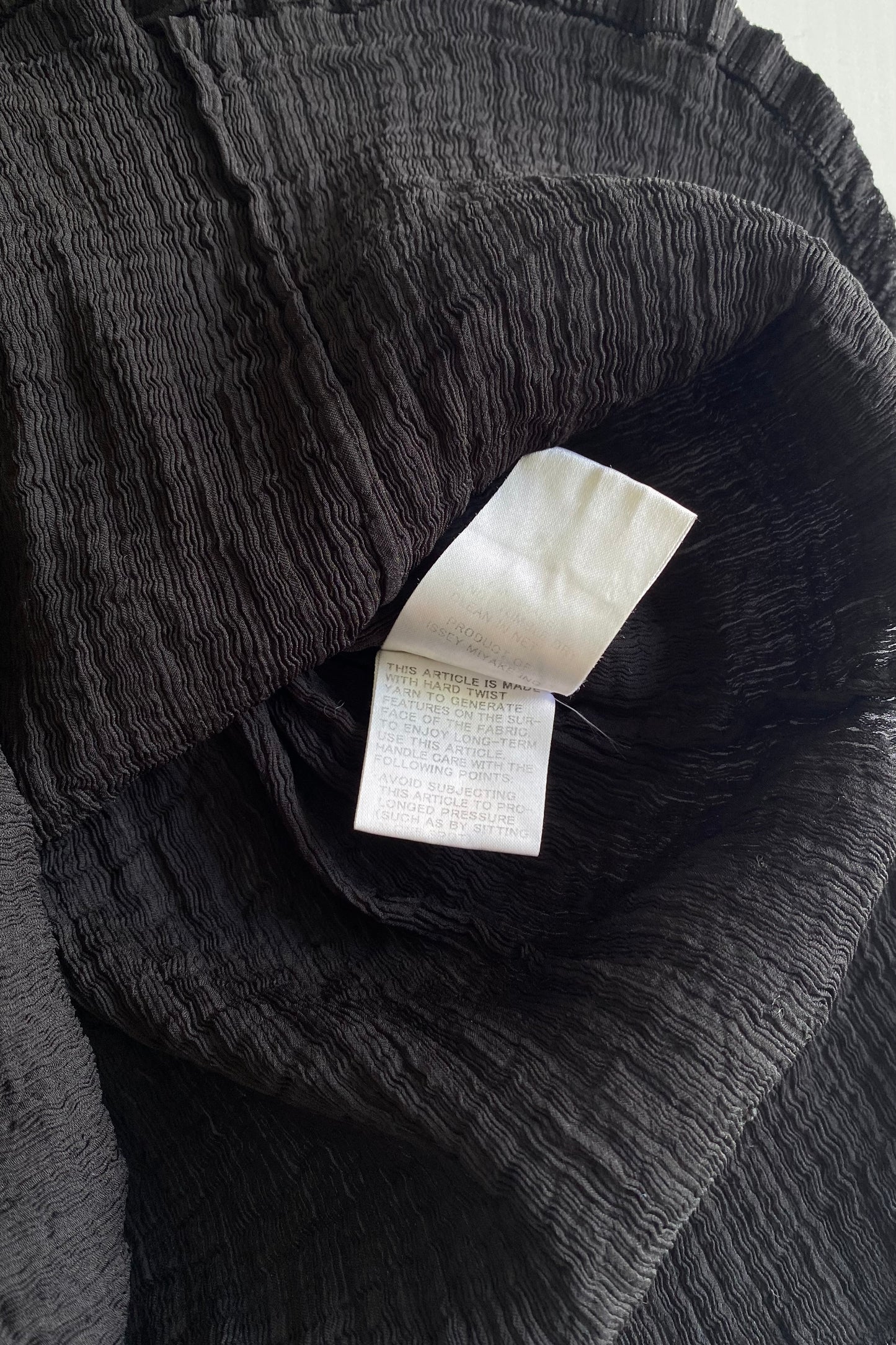 Issey Miyake Cauliflower black top