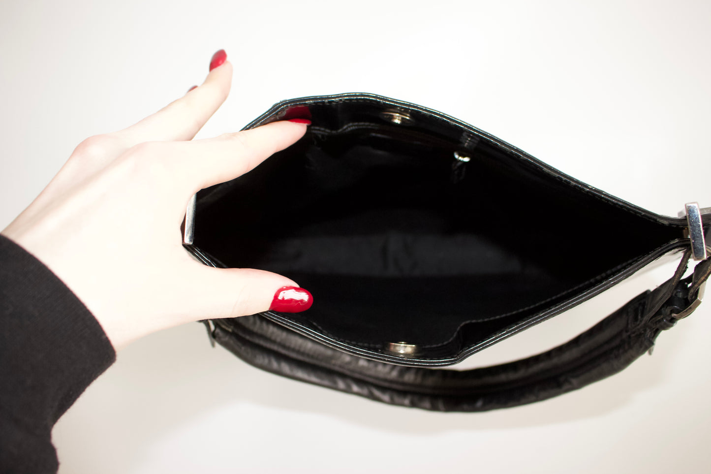 Gucci FW1998 Tom Ford era black glossy leather hobo