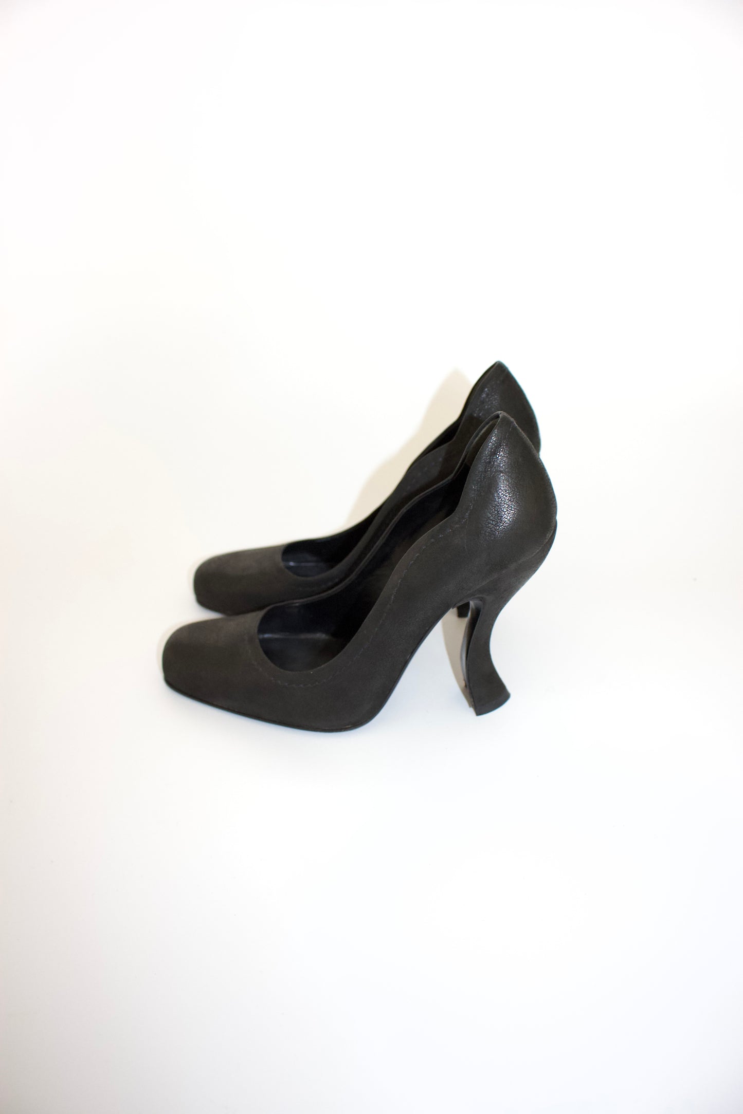 Prada FW2004 black pumps