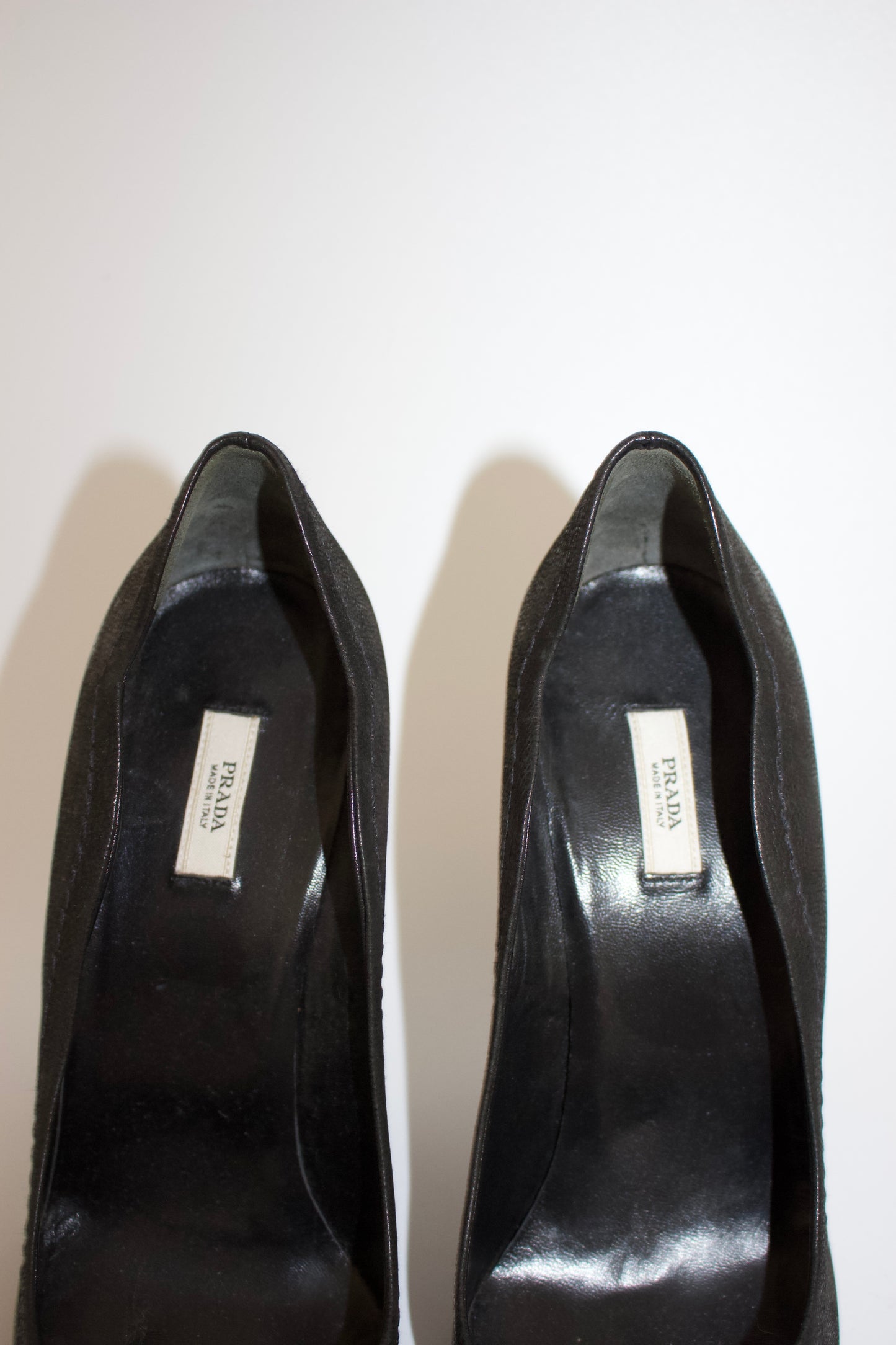 Prada FW2004 black pumps