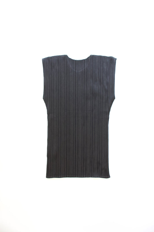 Issey Miyake Pleats Please 2005 black sleevless  top