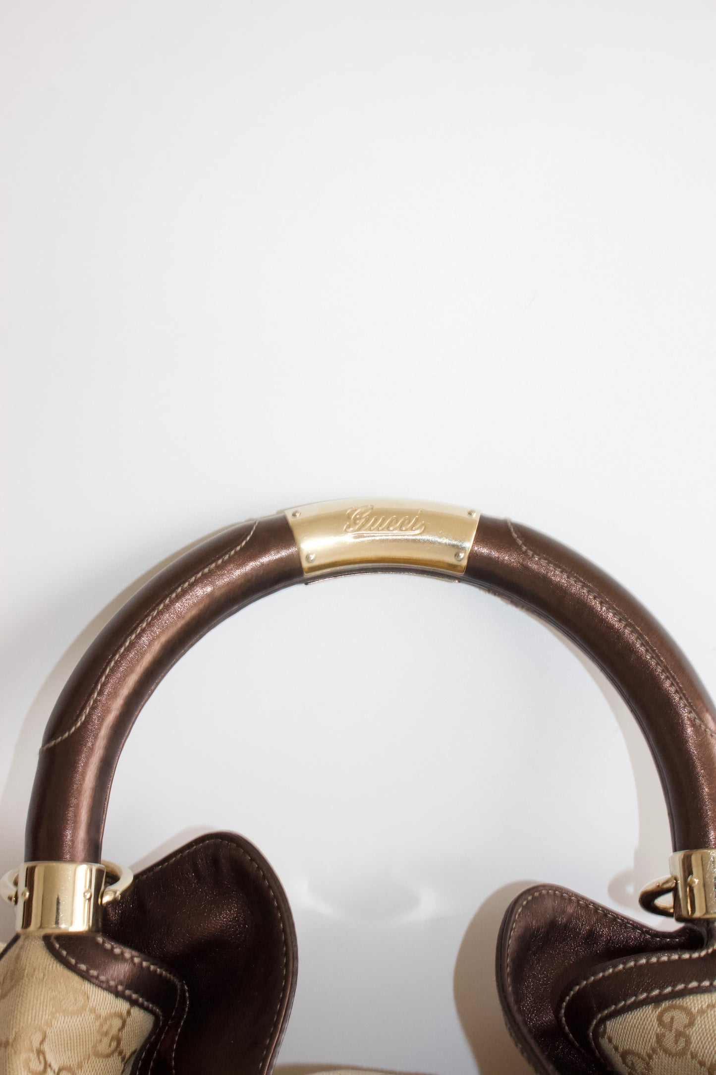 Gucci Indy brown monogram bag with mink fur tassels