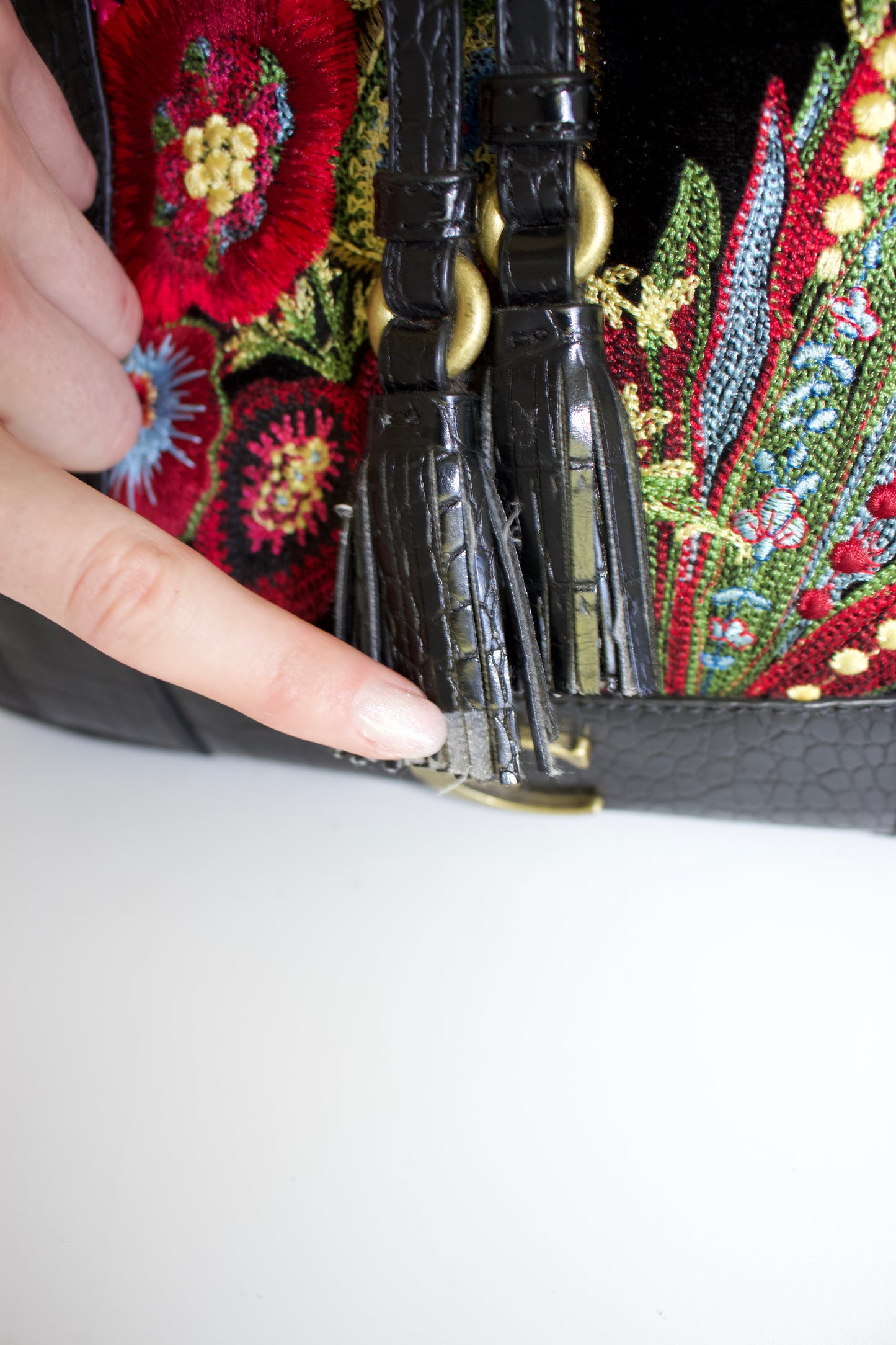 Roberto Cavalli 2000s black velvet floral embroidered shoulder bag