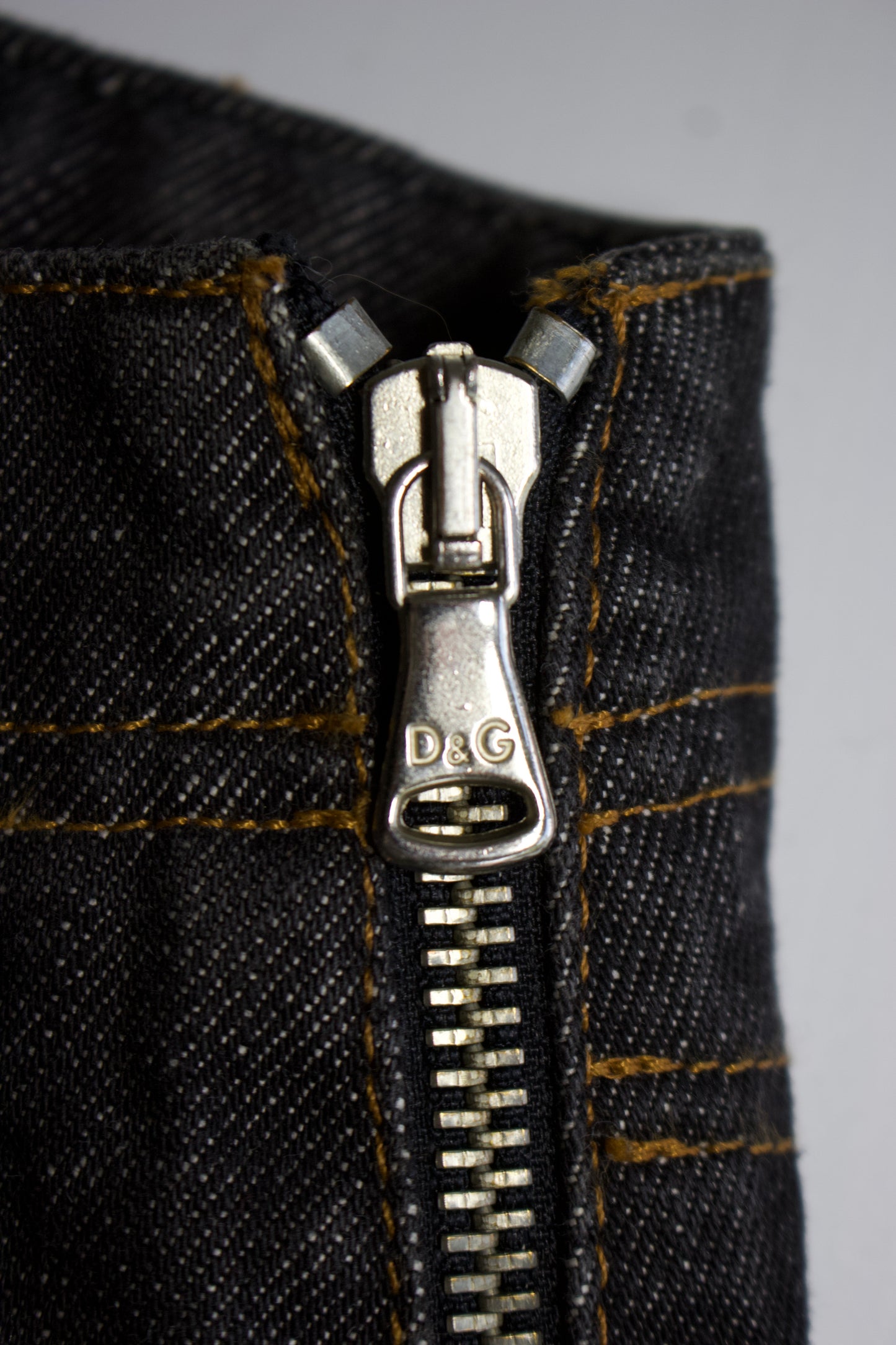 Dolce & Gabbana SS 2003 grey mini-skirt with zippers