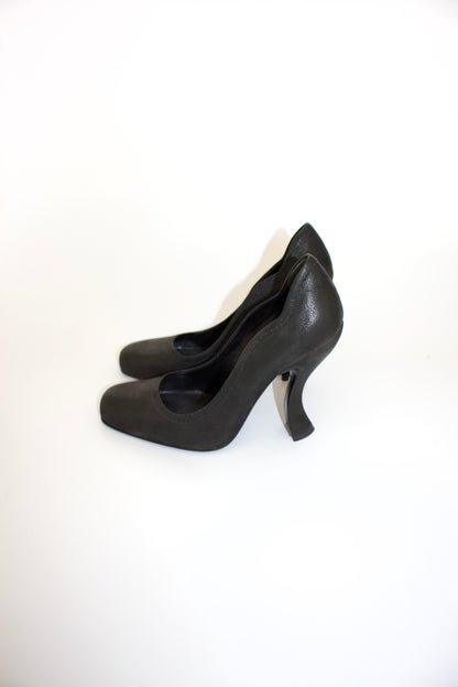 Prada FW2004 black pumps