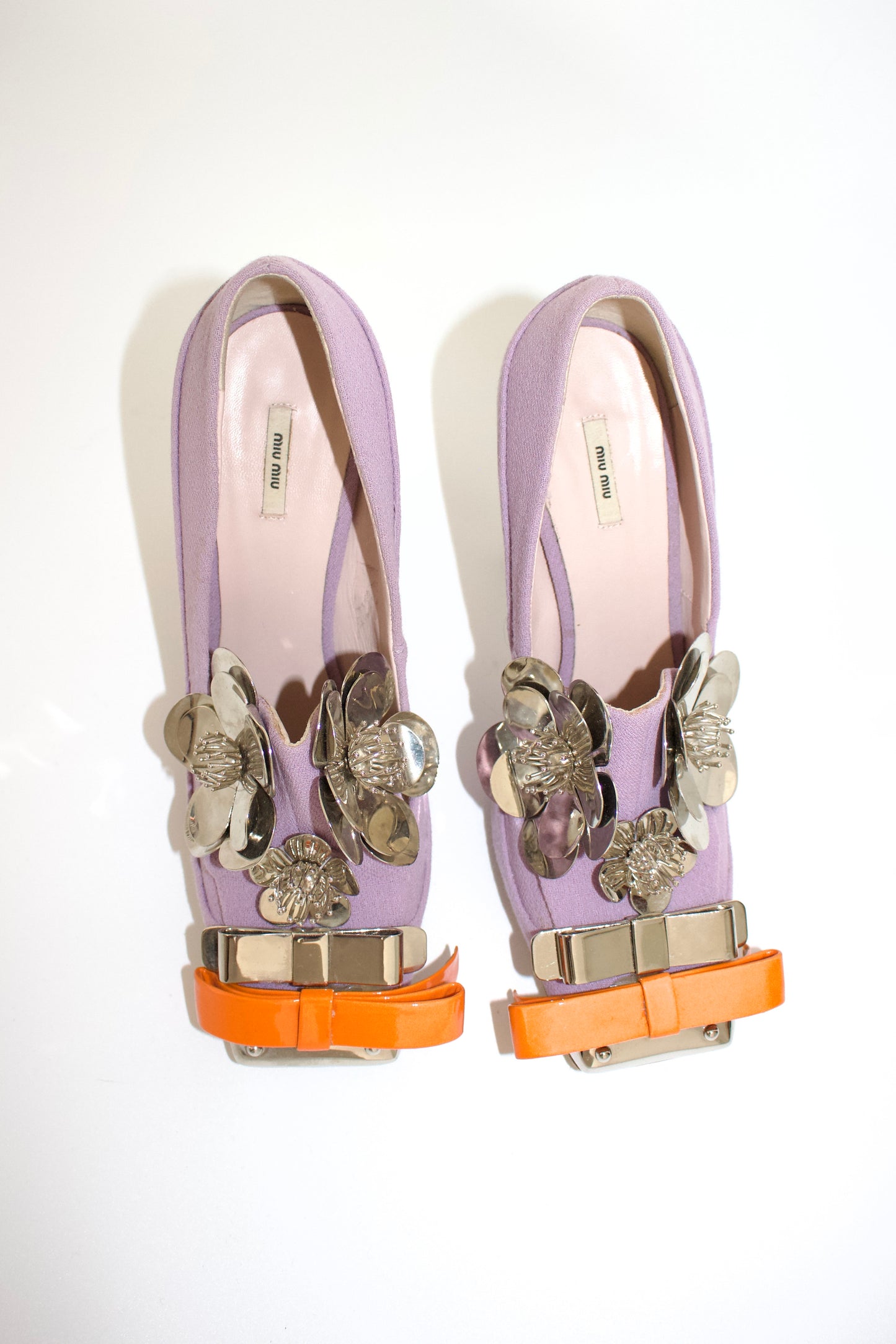 Miu Miu FW 2010 lilac pumps with metallic flowers