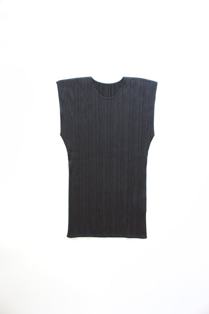 Issey Miyake Pleats Please 2005 black sleevless  top