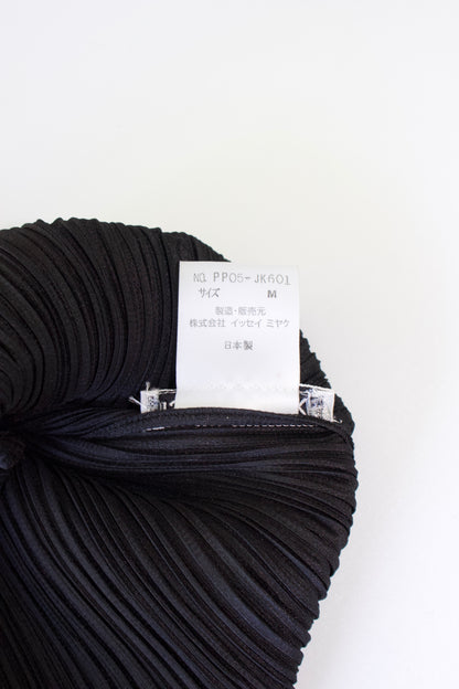 Issey Miyake Pleats Please 2005 black sleevless  top