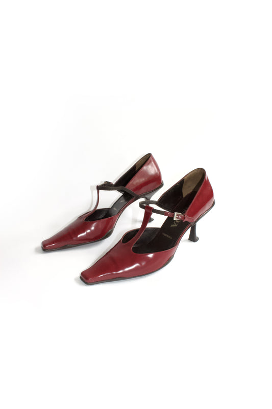 Prada SS 2000 red leather kitten heels