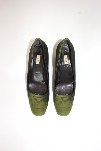 Prada FW 2004 green curved heels