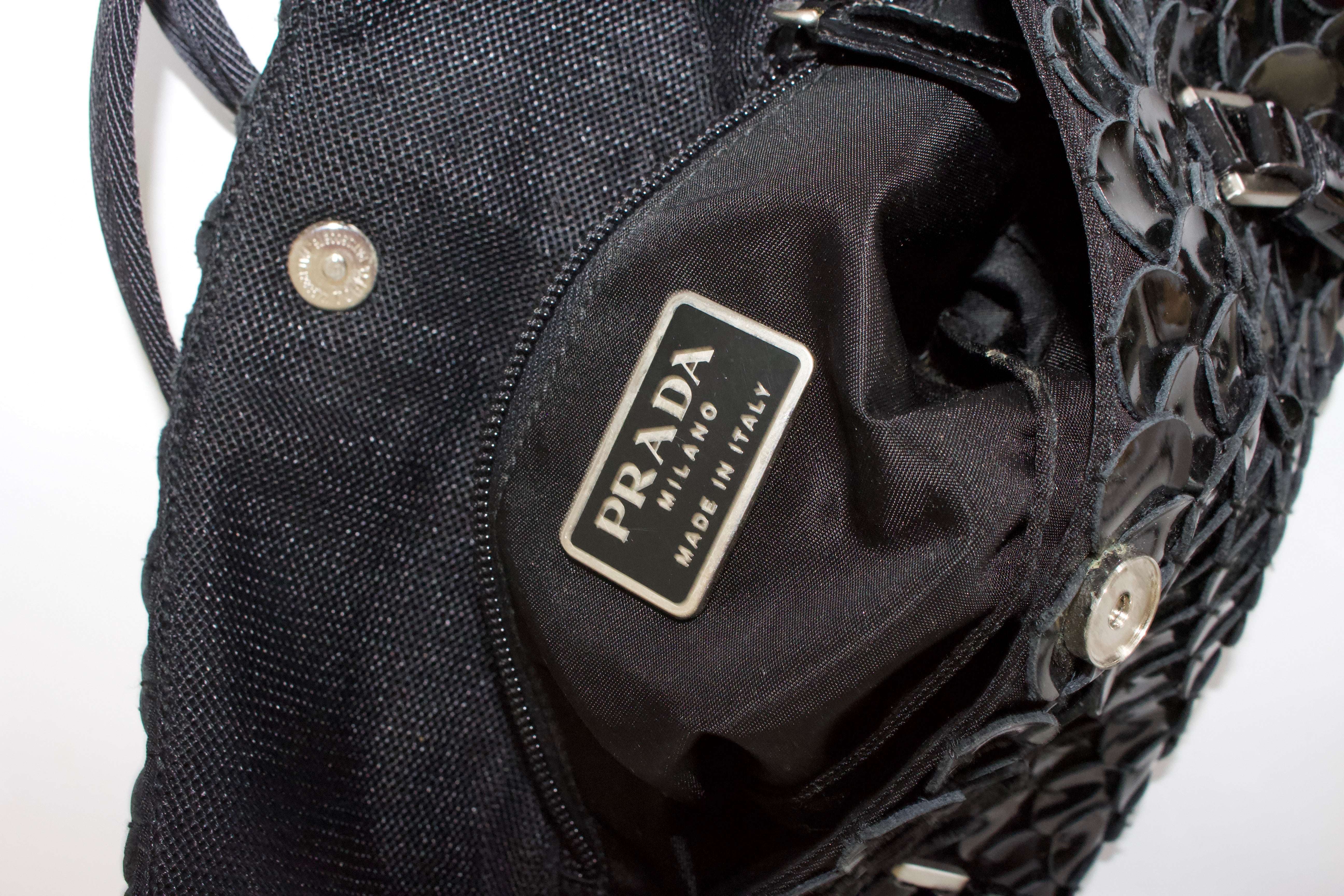 Prada SS 2000 black disc shoulder bag – Velvet Archive Prada SS 2000 black disc shoulder bag – Velvet Archive